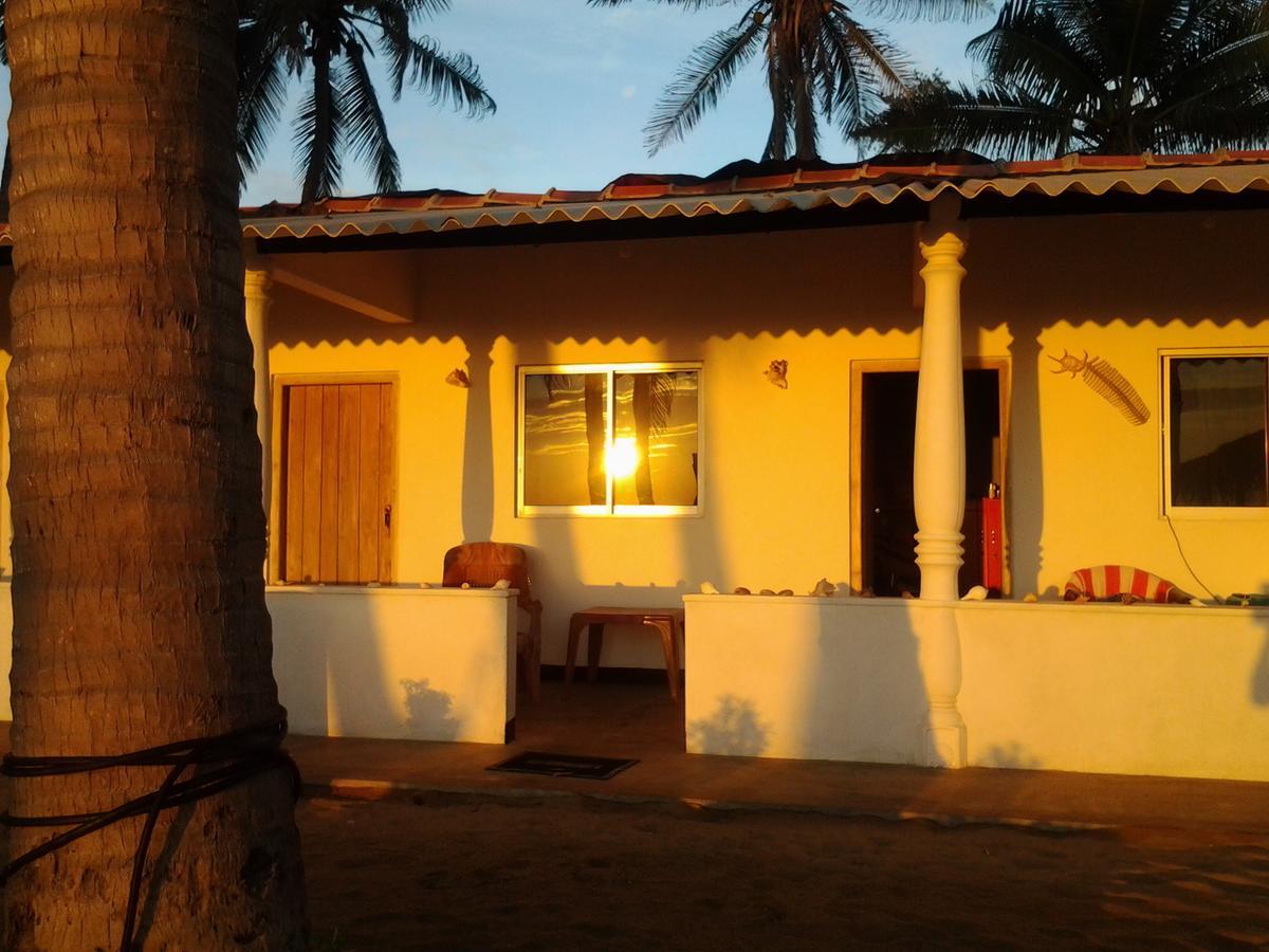 Dolphinchilling Hotel Alankuda Bagian luar foto